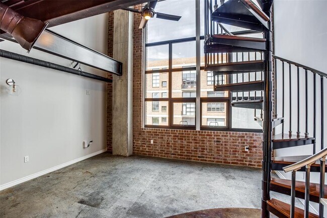 Building Photo - 3110 Thomas Ave