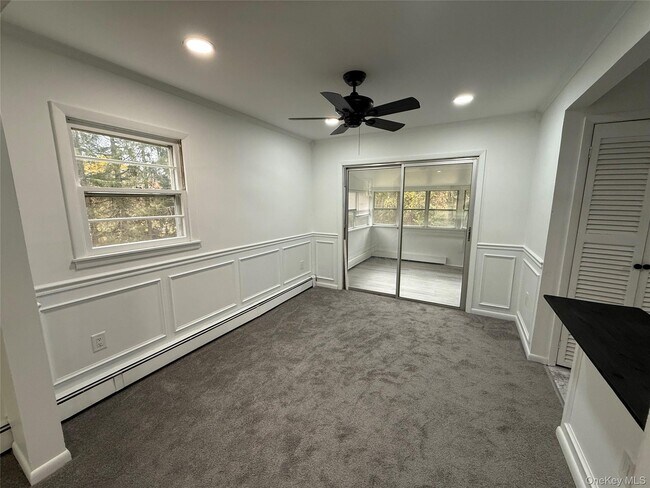 Building Photo - 487 N Elting Corners Rd