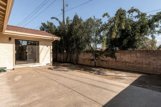 Building Photo - 161 Bender Cir