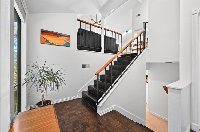 Building Photo - 1821 Westlake Dr