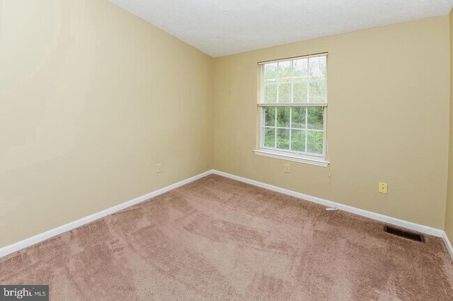 Building Photo - 81 Stoneshire Dr