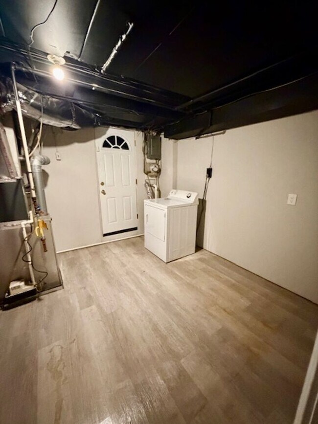 Building Photo - Highly Sought After City Neighborhood! Belair-Edison 2 Br/1 Ba Ready to go!