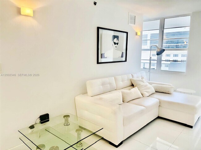 Building Photo - 100 Lincoln Rd