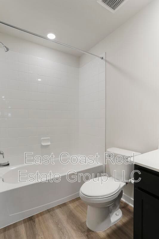 Building Photo - 413 Eclipse St