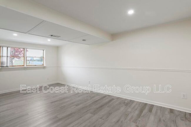 Building Photo - 1337 Cedarwood Dr