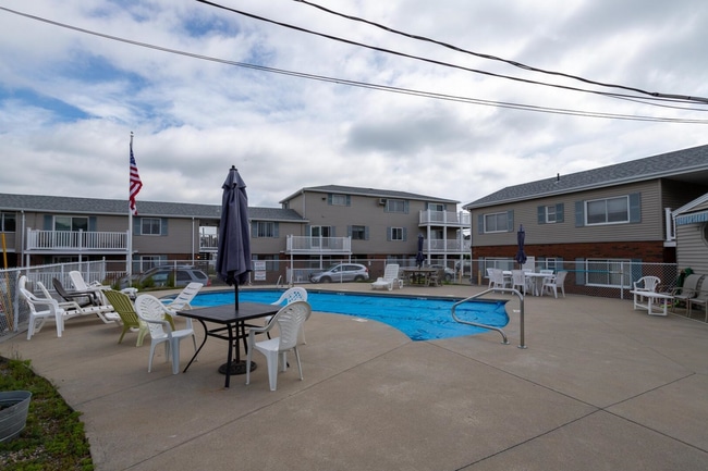 Building Photo - 68 Kings Hwy