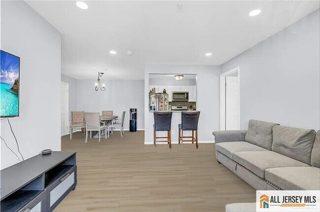 Building Photo - 1027 Waterford Dr