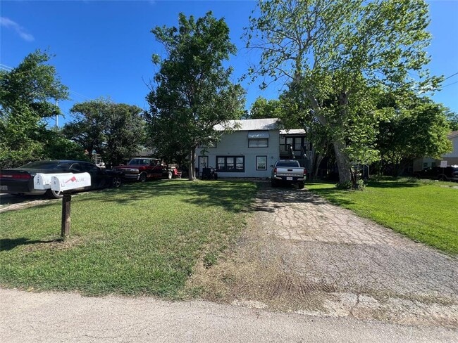 Building Photo - 130 Olive St