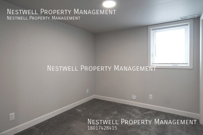 Building Photo - Great 4-bed Townhome in South Salt Lake