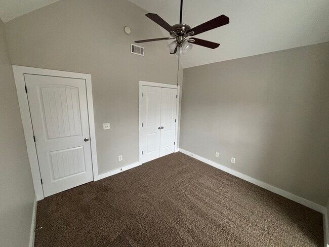 Building Photo - 108 Moss Stone Ln