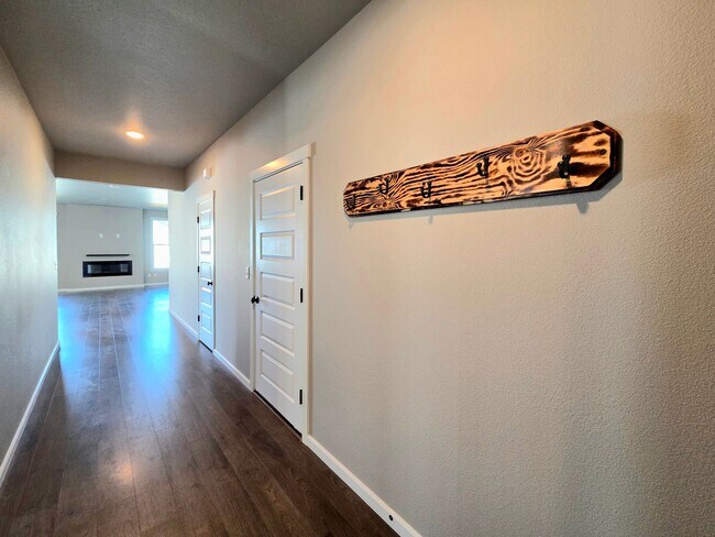 Building Photo - New 4 Bed Rambler | Fenced Yard | 2-car Garage | Move-In Ready House for Rent in Quincy!