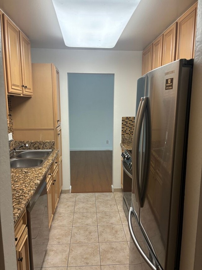 Building Photo - Spacious Upgraded Condo in The Keys – Walnut Creek