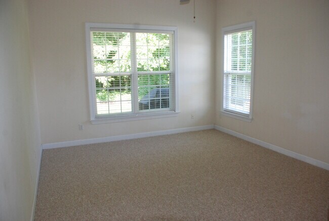 Building Photo - Renovated house for rent at Villages of We...