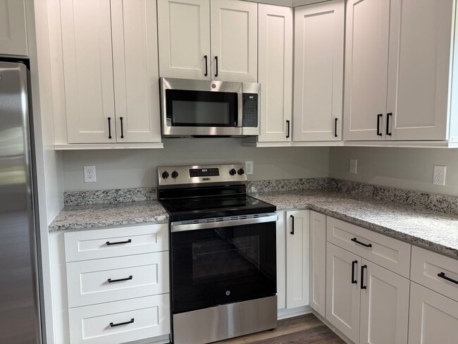 Building Photo - Newly Built 3-Bedroom Gem with Easy Highwa...