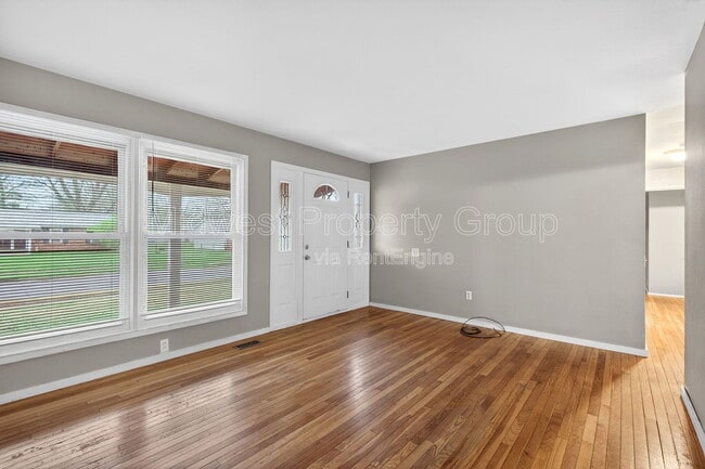 Building Photo - 1165 Lees Ln