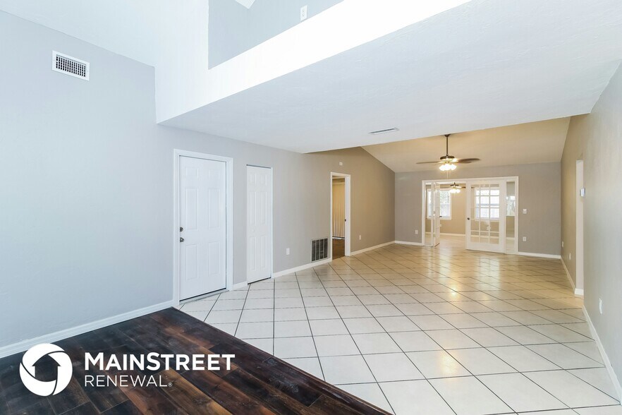 Building Photo - 4036 Waikiki Dr