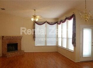 Building Photo - 830 Orian Dr