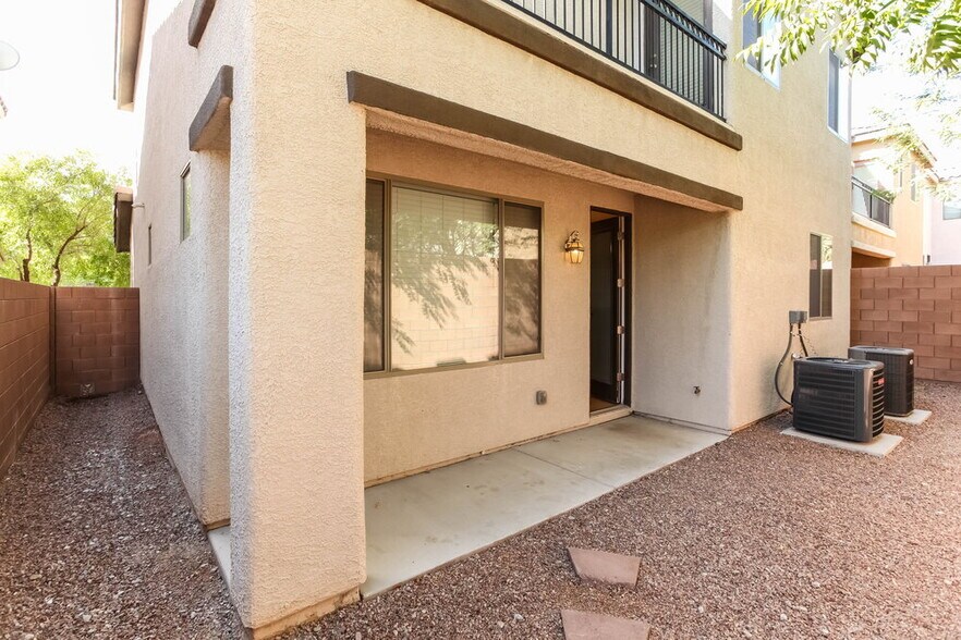 Building Photo - 10436 Scotch Elm Ave