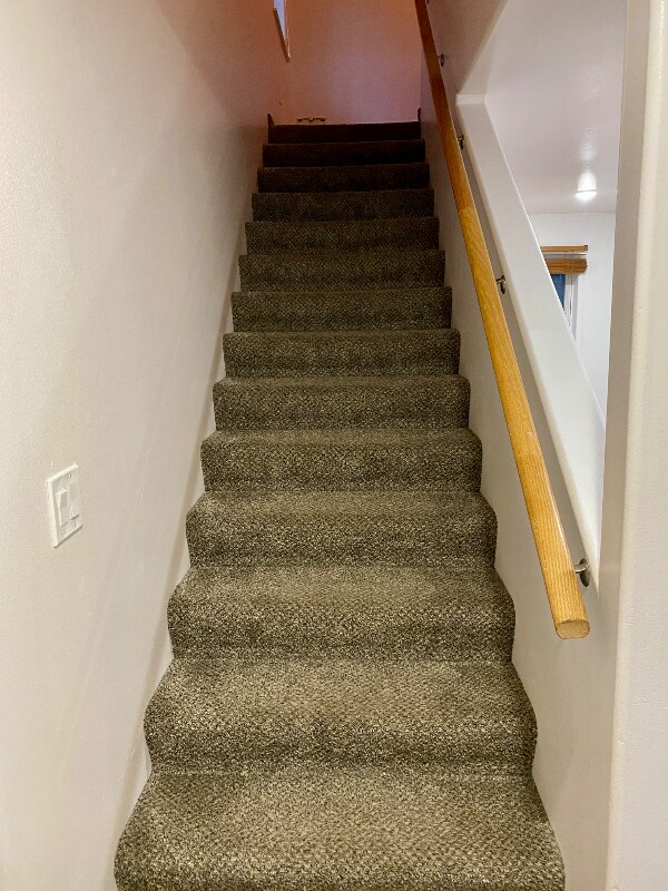 Building Photo - 305 Sarah St