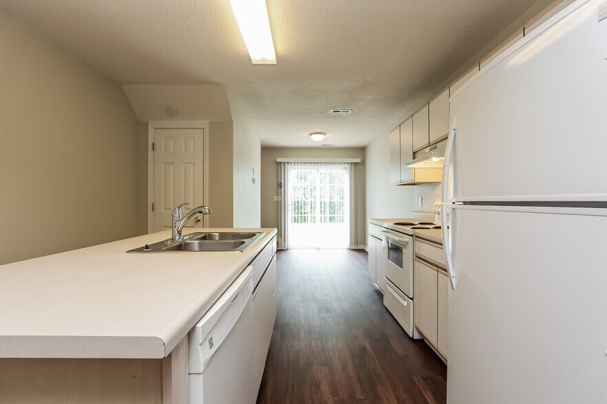 Building Photo - 1464 Rochester Dr