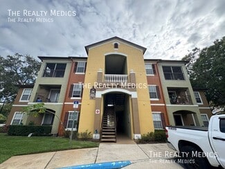 Building Photo - 700 Crest Pines Dr