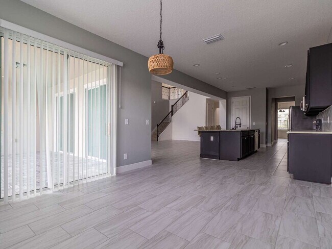 Building Photo - 5035 Down Ct