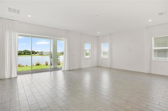 Building Photo - 13589 McMillan Dr