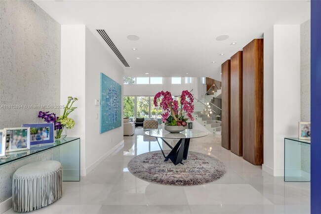 Building Photo - 420 Island Dr