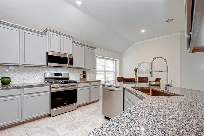 Building Photo - 1006 Warm Summer Dr