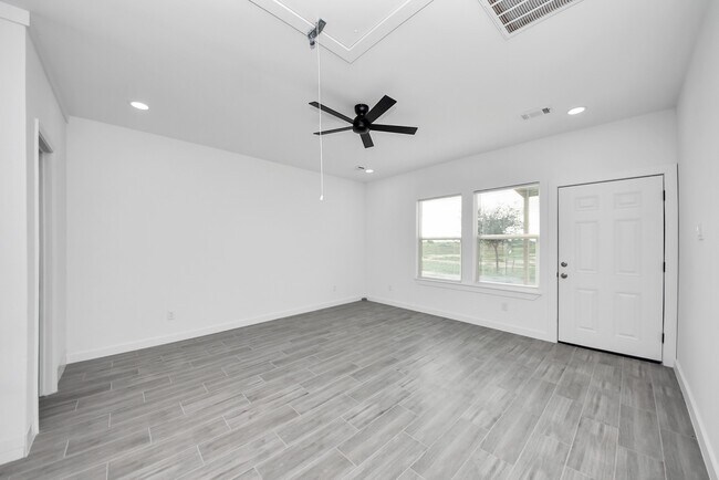 Building Photo - 2796 Harrison Rd