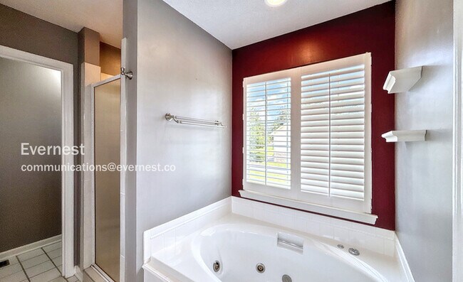 Building Photo - Spacious 3 Bedroom Home in Ooltewah / Deck...