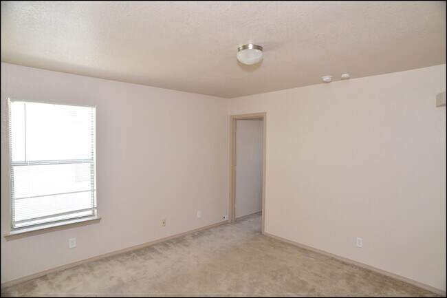 Building Photo - 14218 Rattler Point Dr