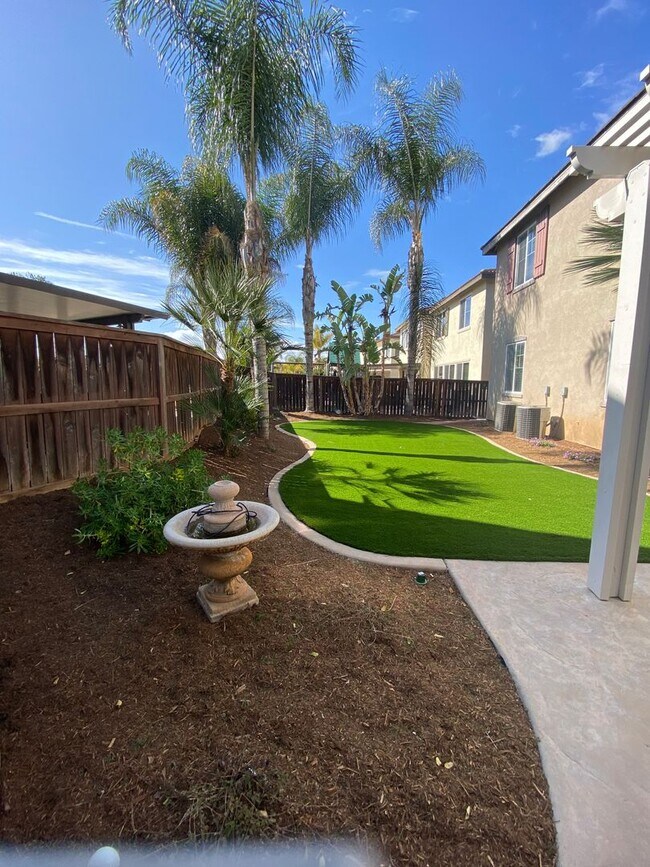 Building Photo - Beautiful 5 Bedroom Home in Murrieta Available!