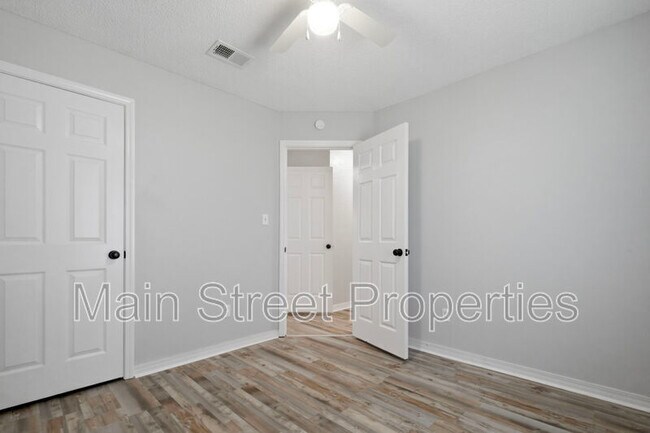 Building Photo - 9075 Caribbean Dr