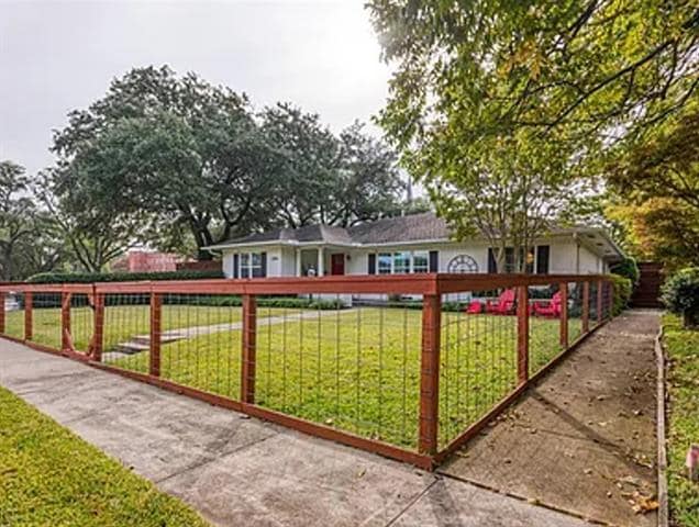 Building Photo - 6356 Woodcrest Ln