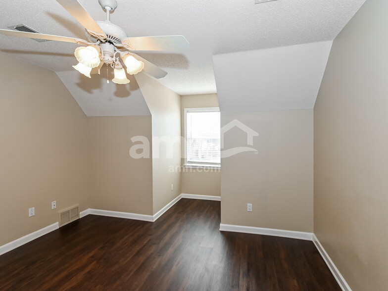 Building Photo - 6358 Braybourne Main