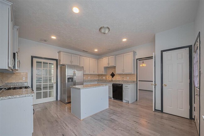 Building Photo - 1439 El Camino Village Dr
