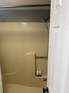 Building Photo - 27 Fall Creek Dr