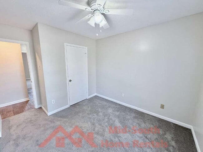 Building Photo - 7029 Tree Line Cove