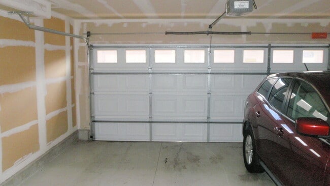 Building Photo - Fairways Edge 3 Bed/2.5 Bath Townhouse Available Now!