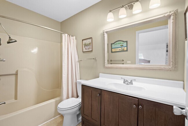 Building Photo - ***Free Utilities ** Seasonal Rental Available October 5 to Feb 1st  2026