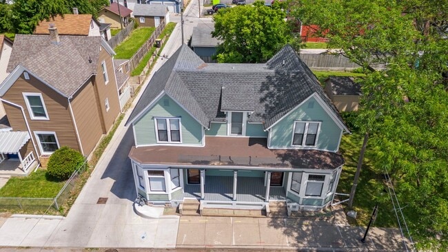 Building Photo - Completely Brand New Restored Historic Townhome near Wells St Corridor.