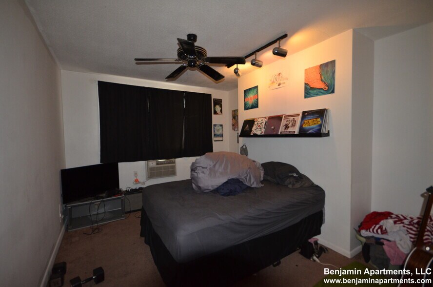 Building Photo - 50 Evergreen St