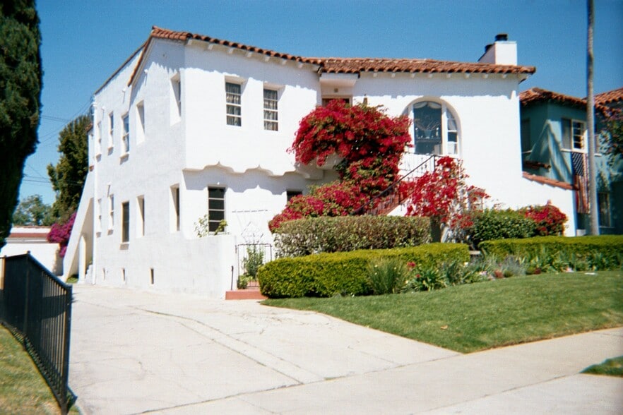 Primary Photo - 1149 S Hayworth Ave