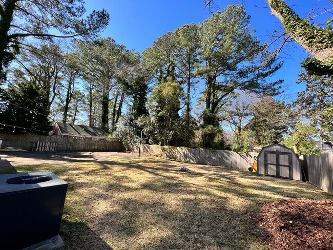 Building Photo - Beautiful one story home in Norfolk