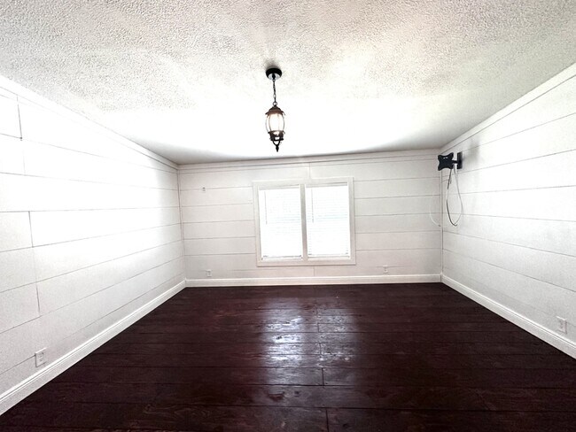 Building Photo - 2325 Salt Creek Trail