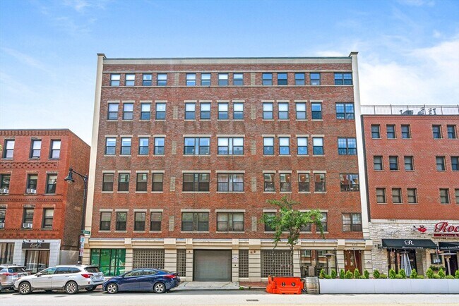 Building Photo - 440 Commercial St