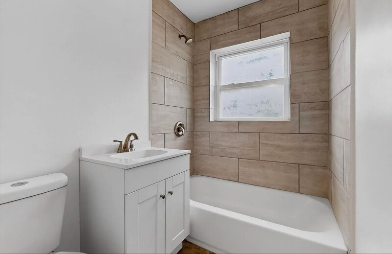 Building Photo - 3216 Villa St