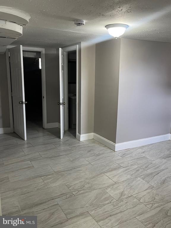 Building Photo - 7068 Eastbrook Ave