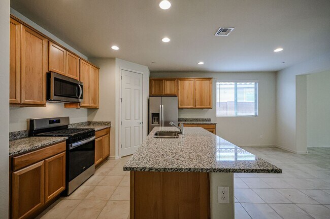 Building Photo - 4 Bedroom + Den in Foothills at Northpointe